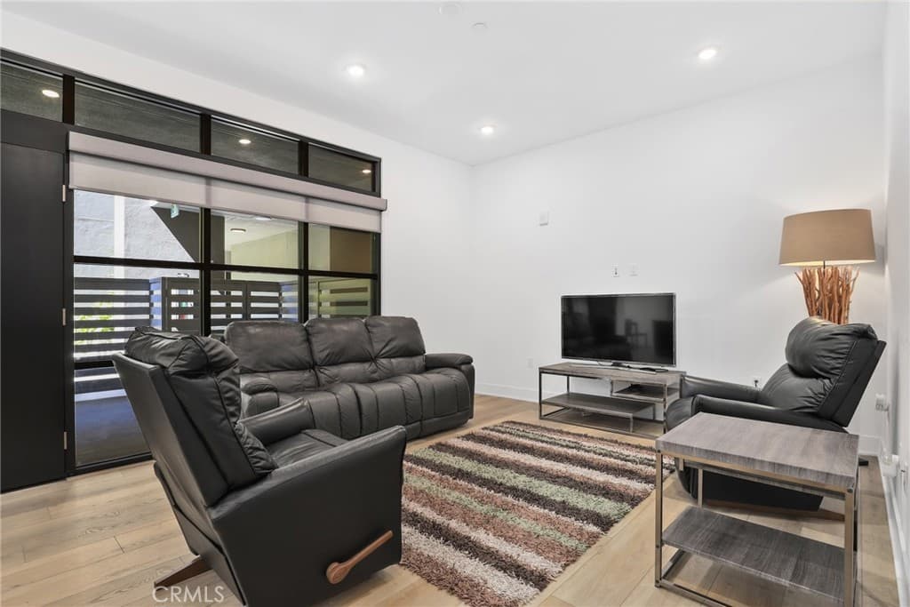 178 S Euclid Avenue 106