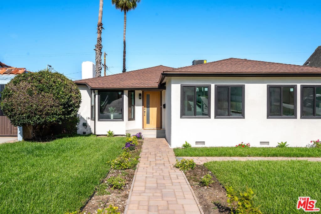 5124 Hillcrest Drive
