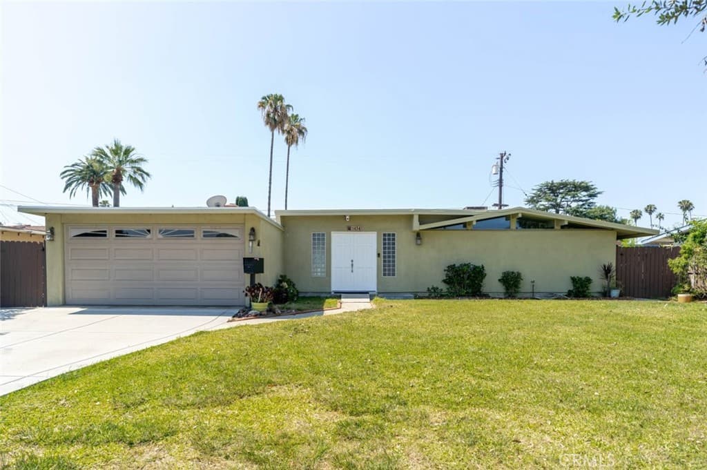 1434 E Holly Oak Drive