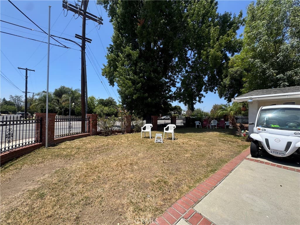8740 Winnetka