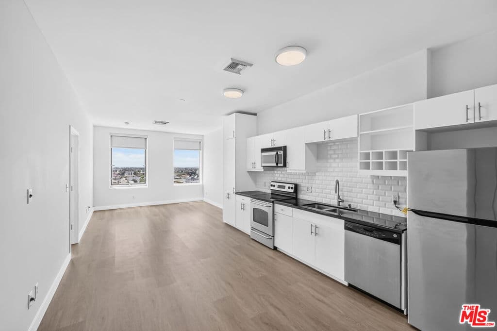 3810 Wilshire Boulevard 1108