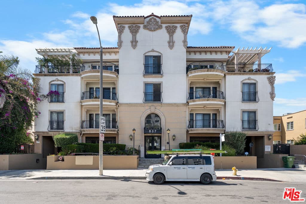 837 Crenshaw Boulevard 204