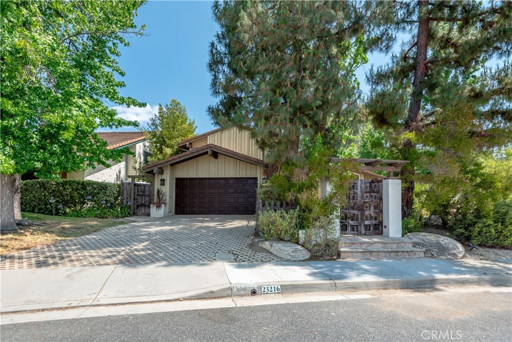 23216 PARK ESPERANZA