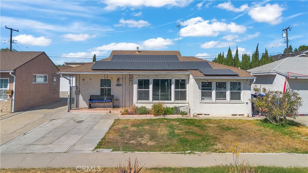 13302 Volunteer Avenue