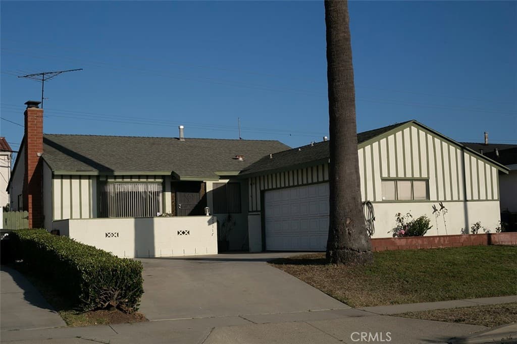 23117 Meyler Ave