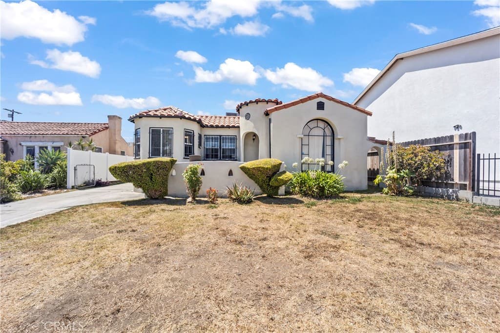 1442 W 83rd