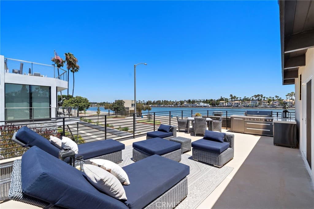 339 La Verne