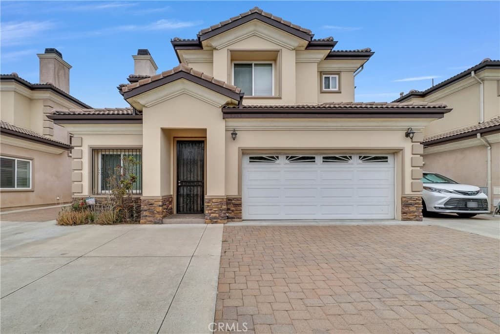 5345 Santa Anita