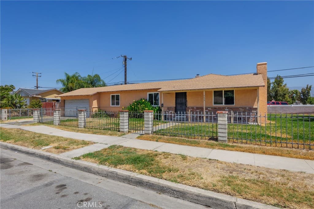 2438 W 7th