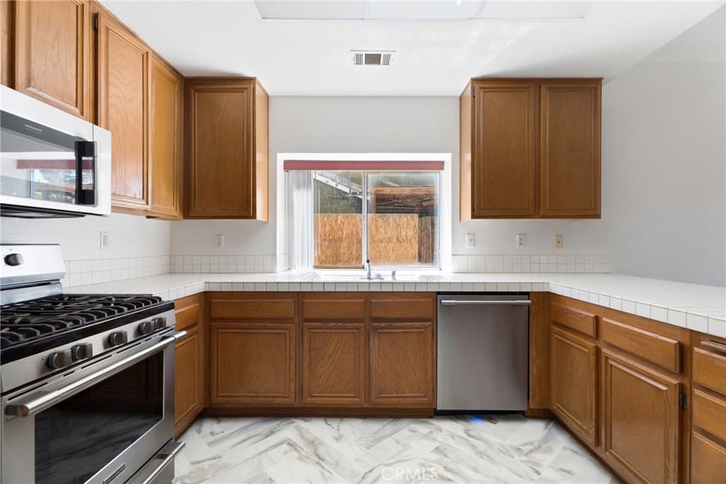 1845 West Avenue H 8