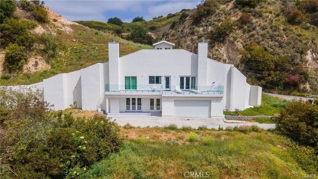 2411 N Topanga Canyon Boulevard