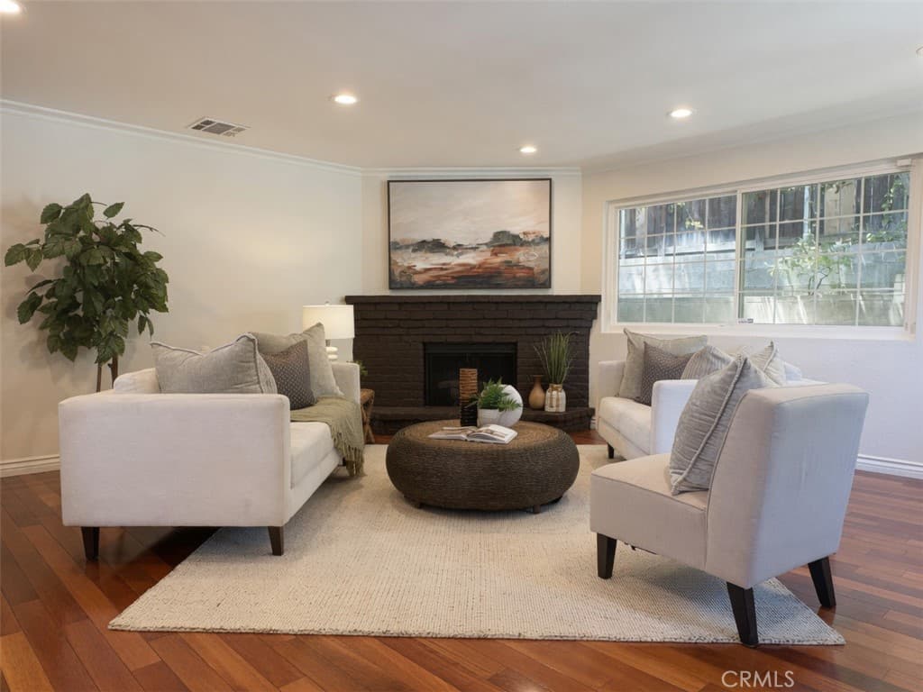 1707 Upperton