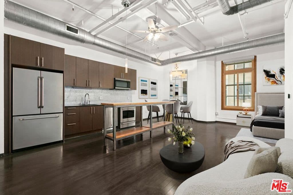 1645 Vine Street 301