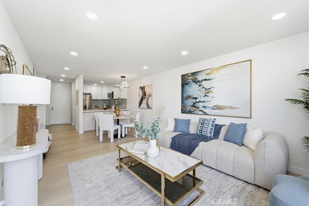 1140 E Ocean Boulevard 109