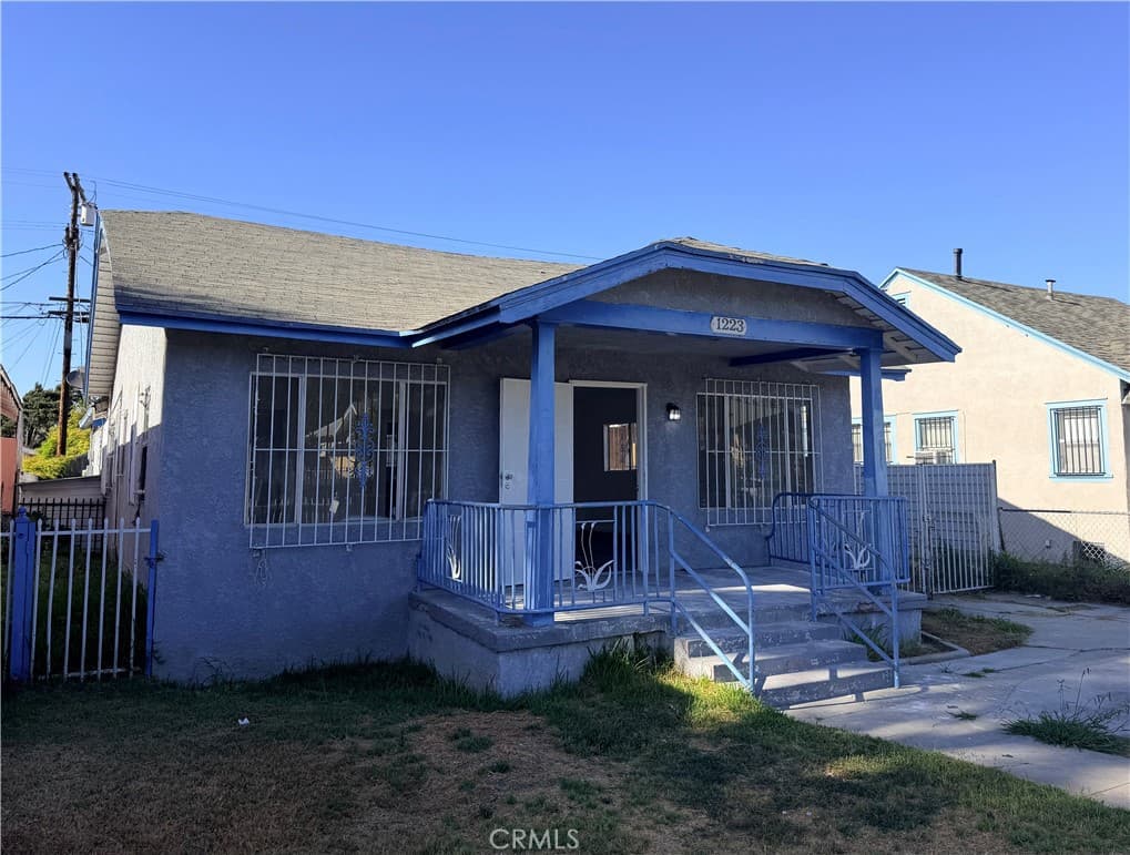 1223 W 69th