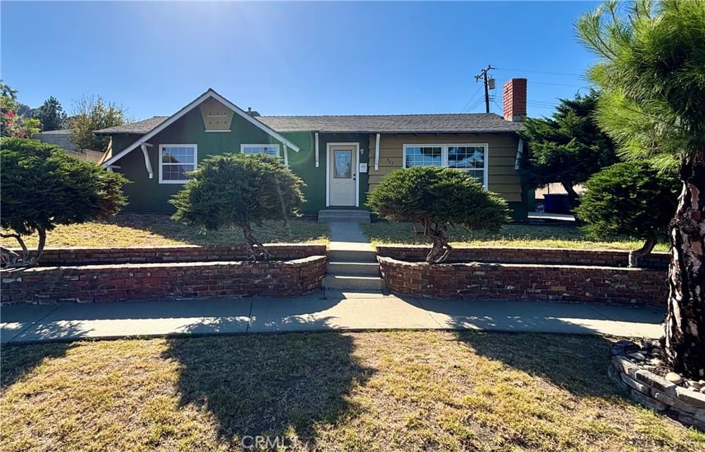 963 Ameluxen Ave