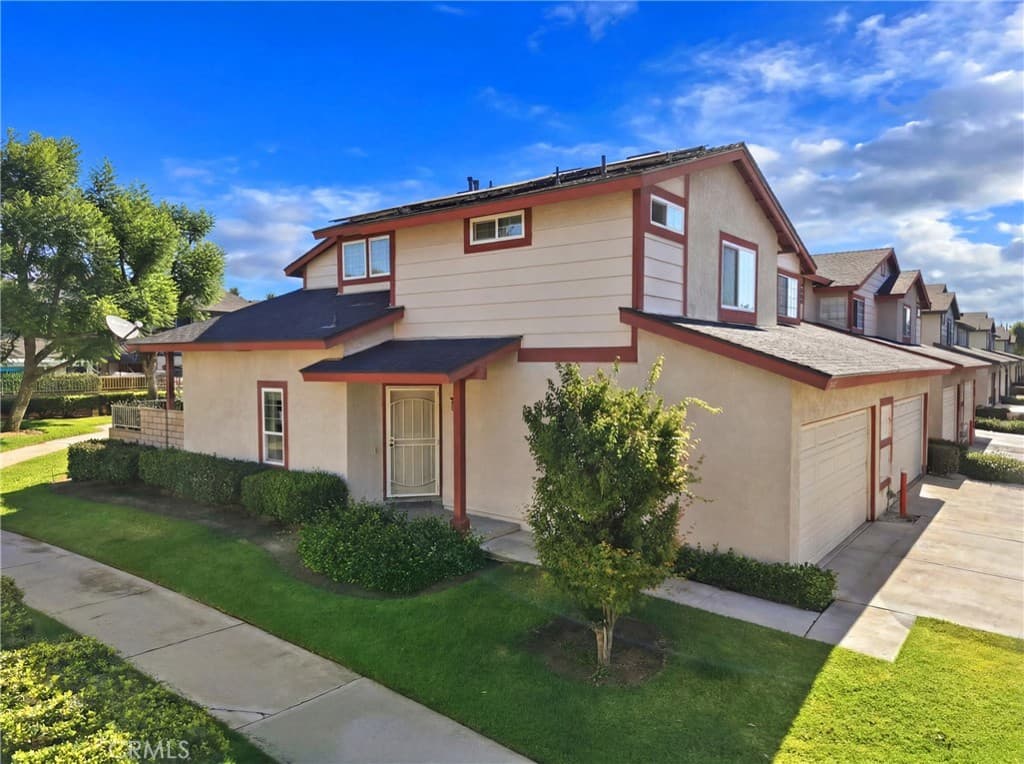 860 Carlton Privado