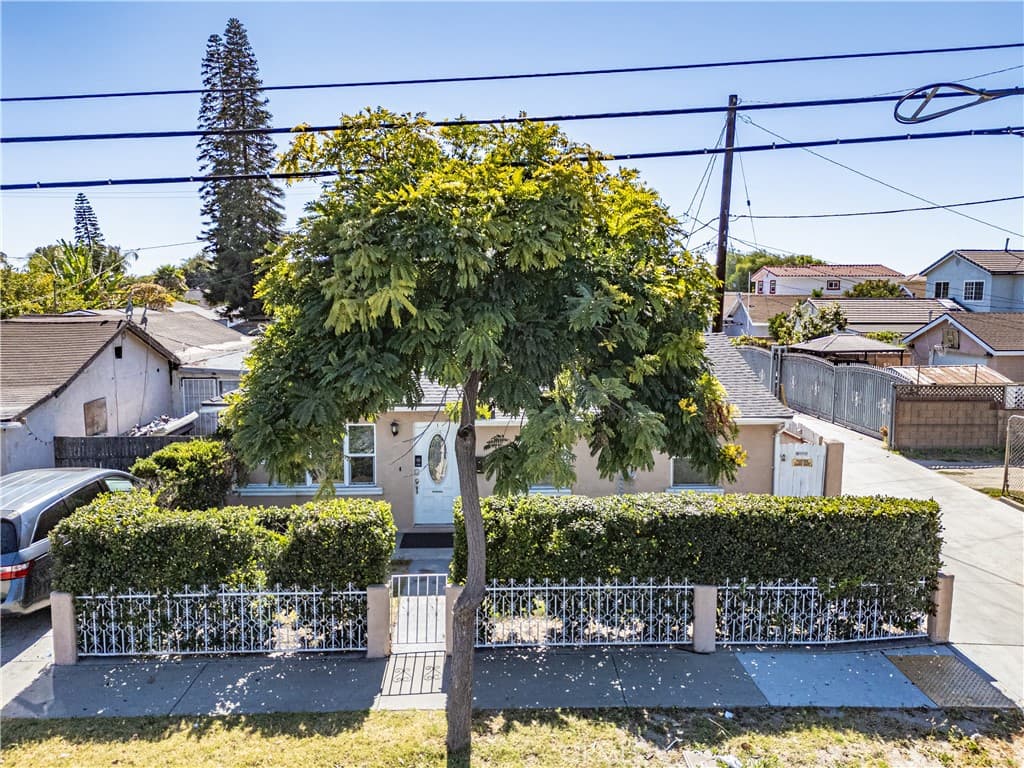 18319 Norwalk Boulevard