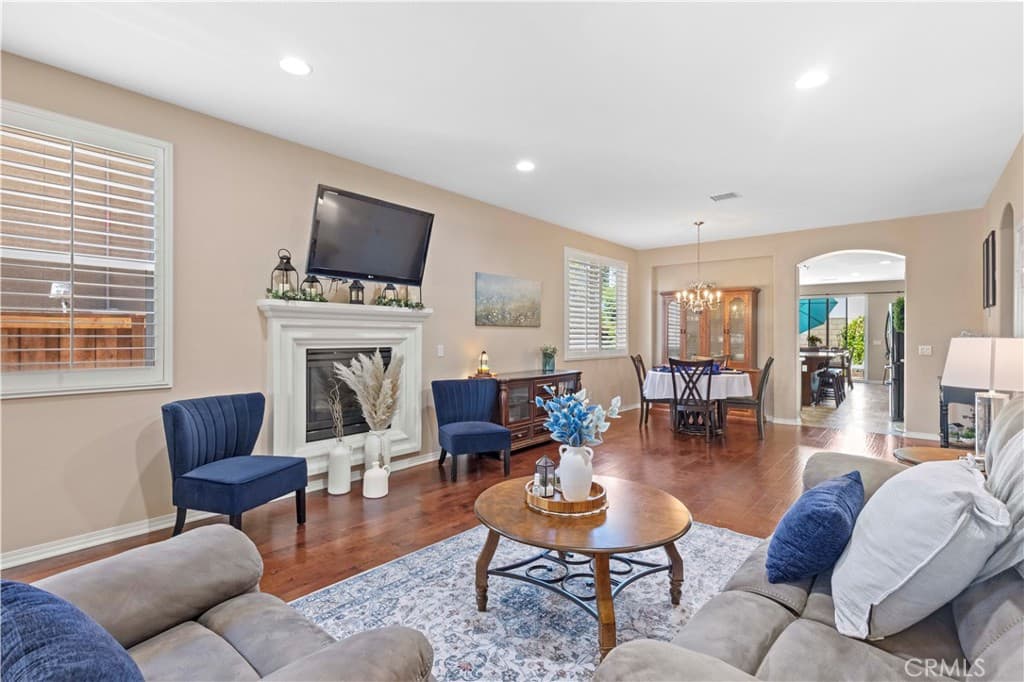 2723 Vine