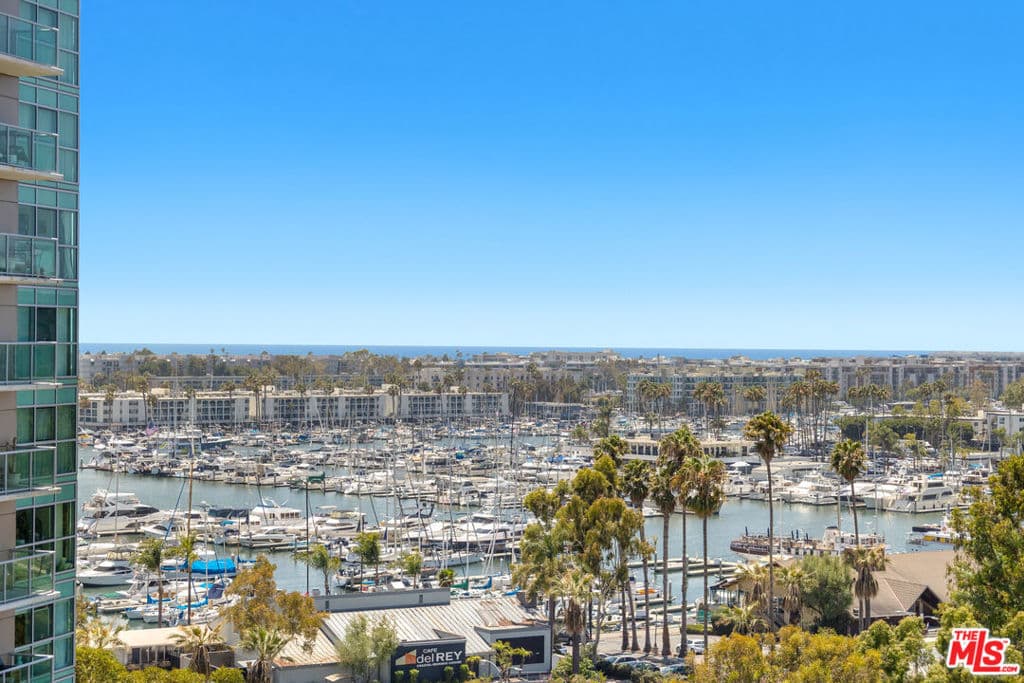 13700 MARINA POINTE Drive 1016