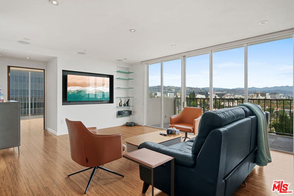 2160 Century Park East 602