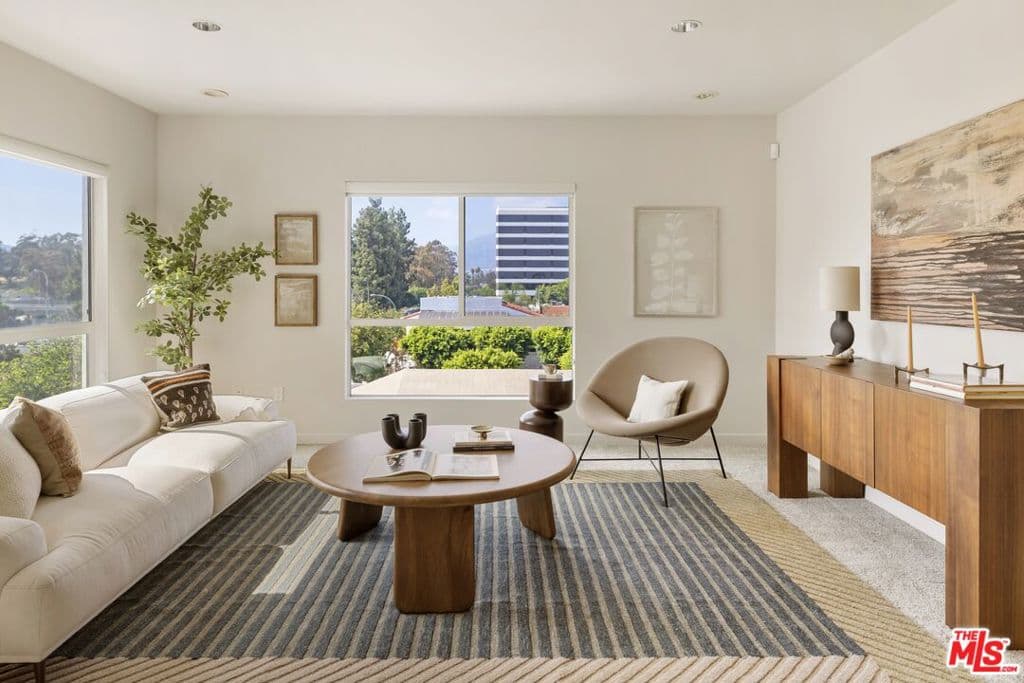 159 W Green Street 407A