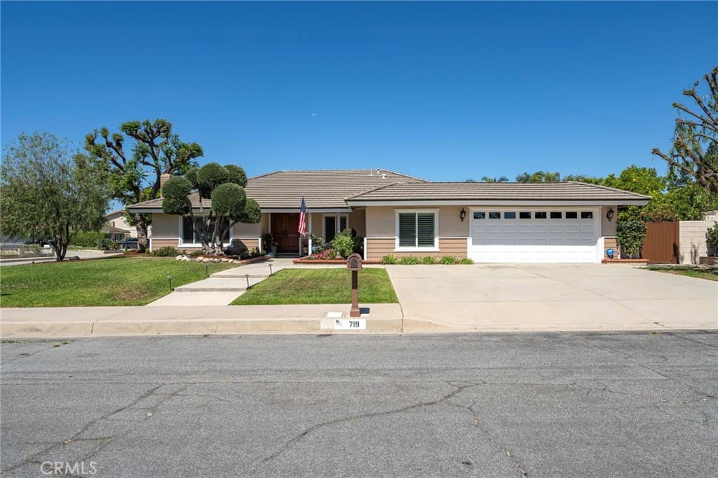 719 S San Joaquin