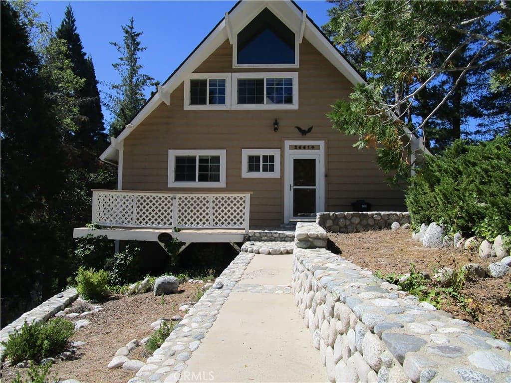 26614 Hillcrest