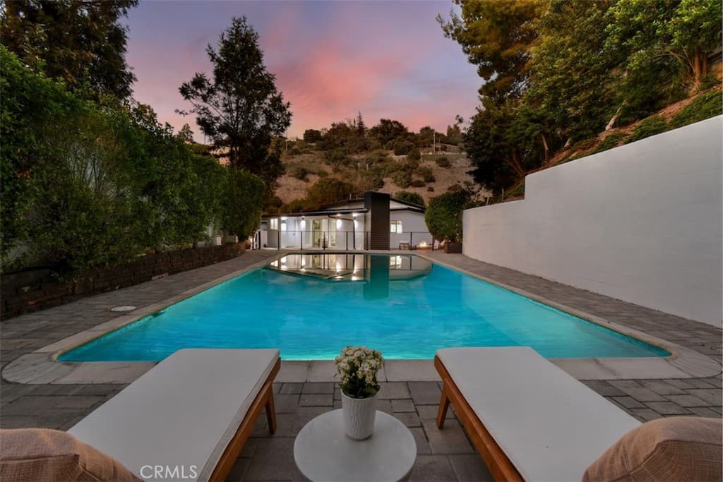 3675 Ventura Canyon