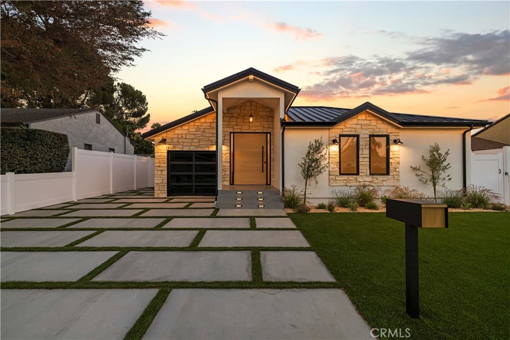 17337 Tiara Street
