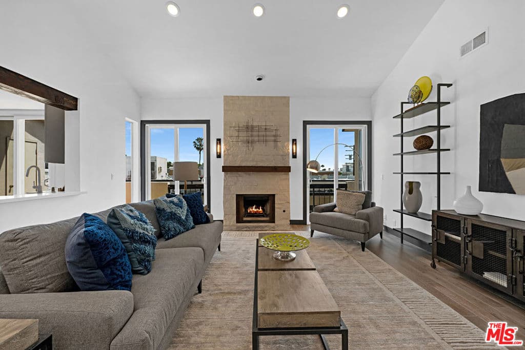 723 Westmount Drive 305