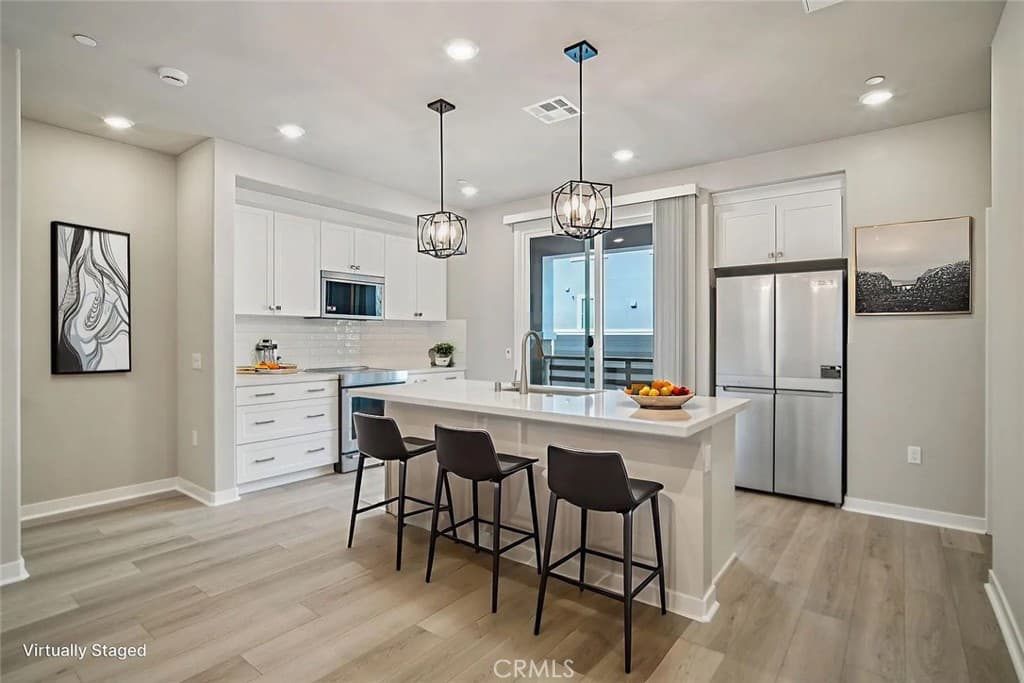 1482 Skyline Lane