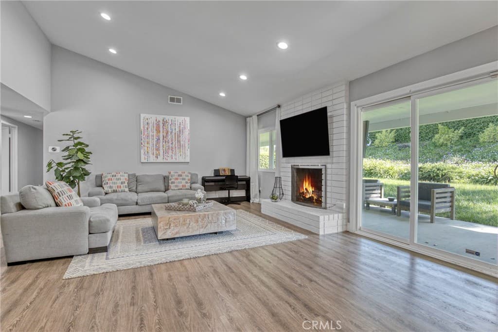 7293 Cirrus Way