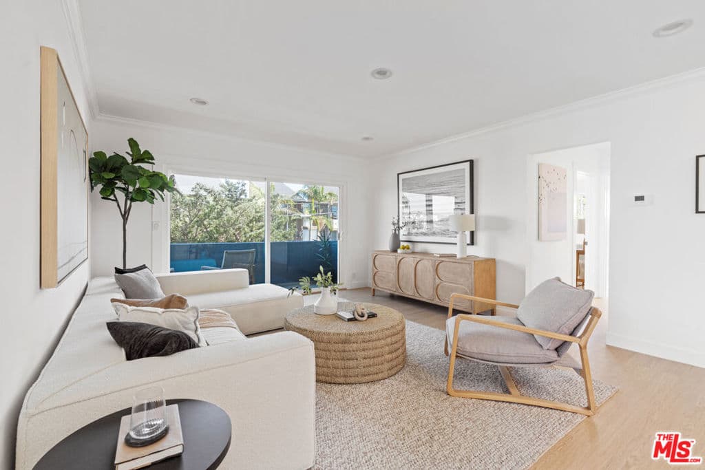 423 Pier Avenue 4