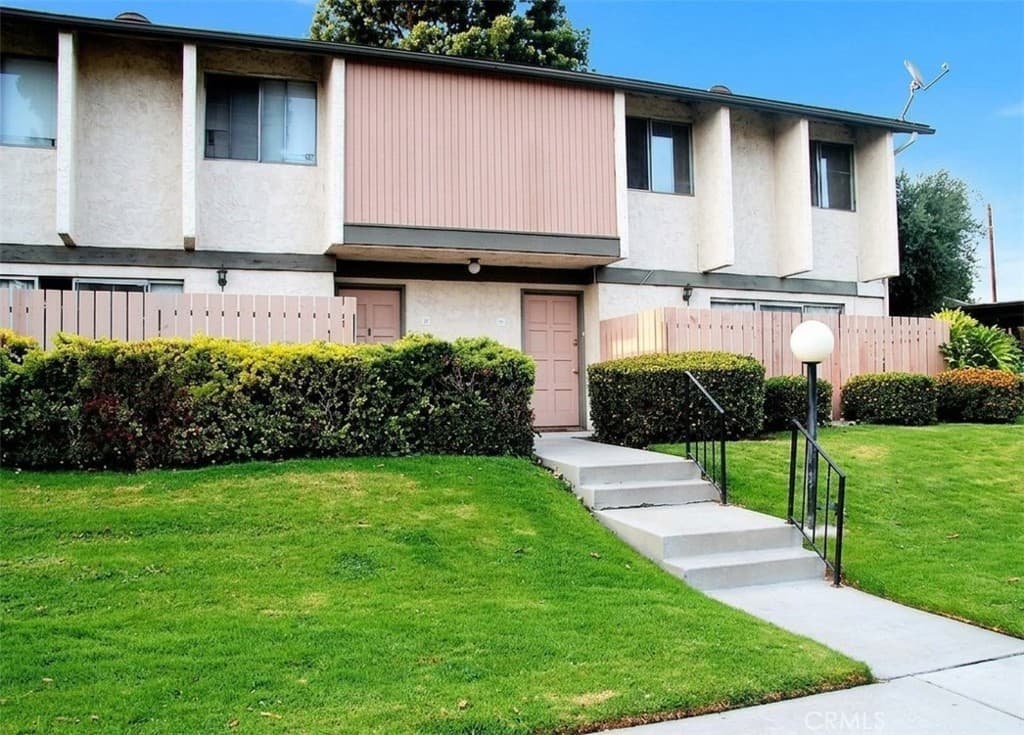 2300 S Hacienda Boulevard G8