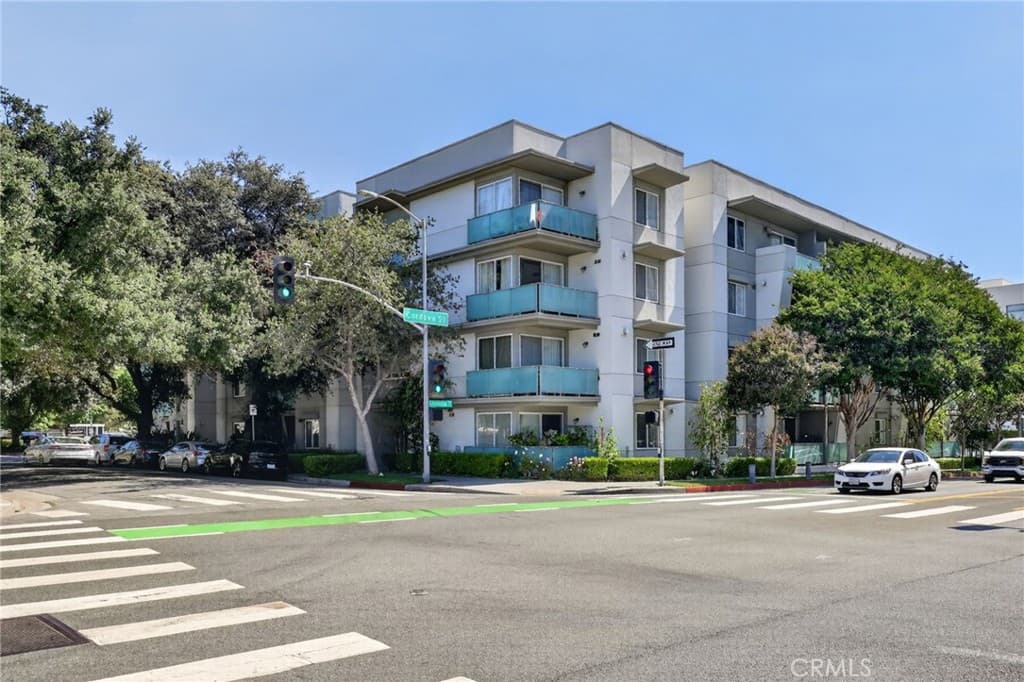 160 S Hudson Avenue 111