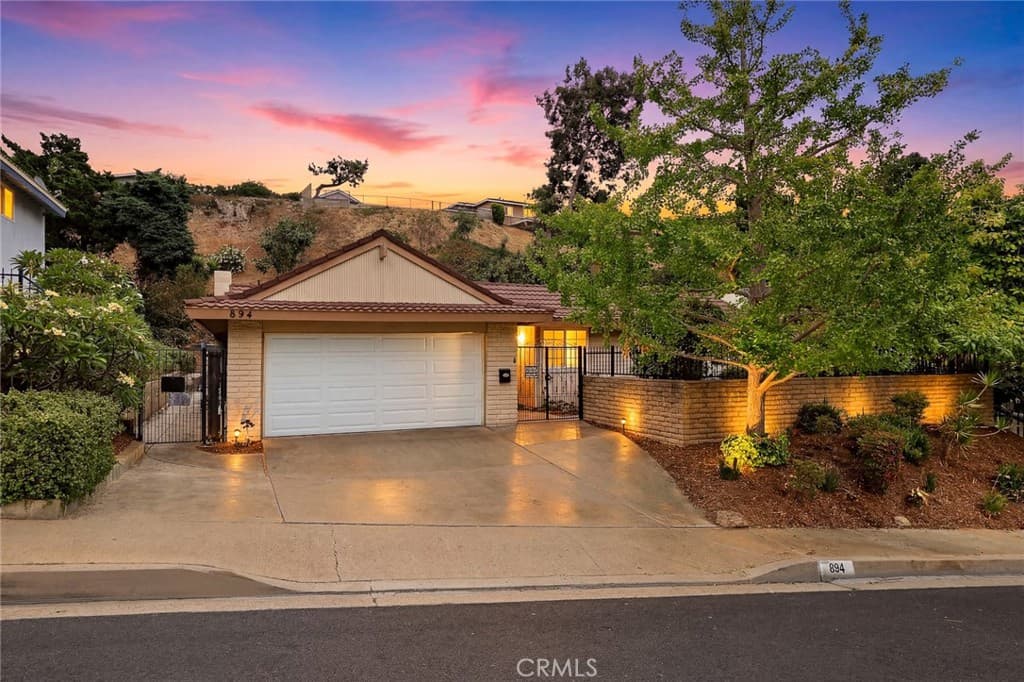 894 Crest Vista Drive