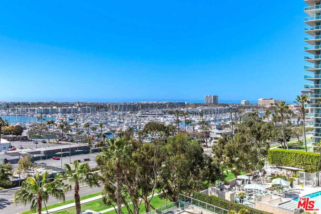 13600 MARINA POINTE Drive 812