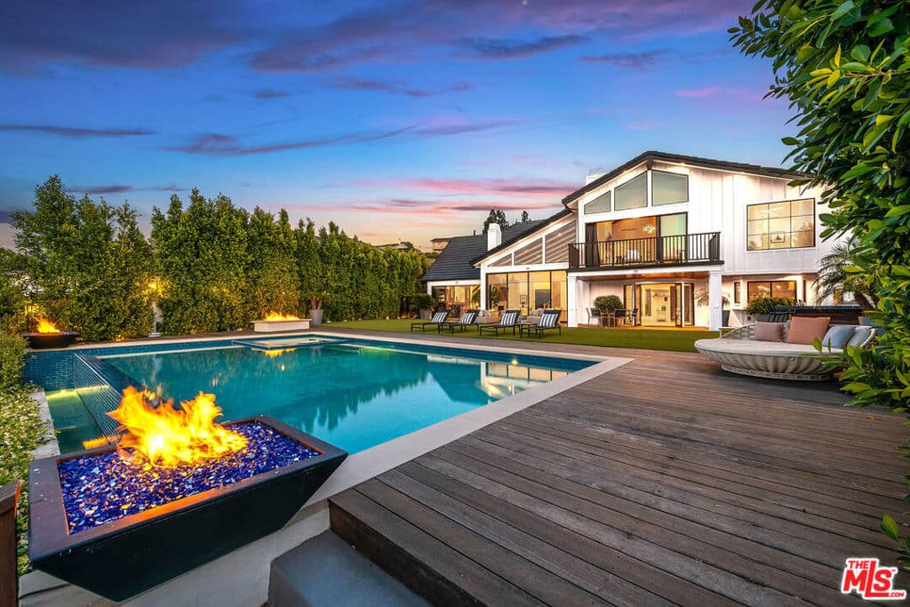 3915 Vista Linda Drive