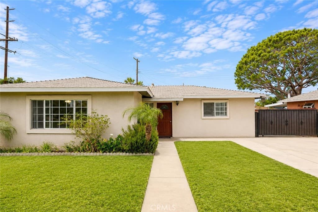 1134 Hermosa Avenue
