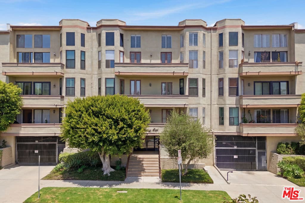 2332 Fox Hills Drive 103