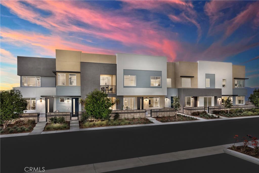 3681 S. Eichler Paseo 8