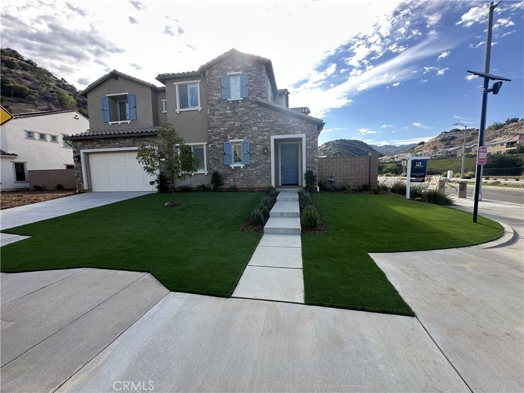8327 N Mariposa Court