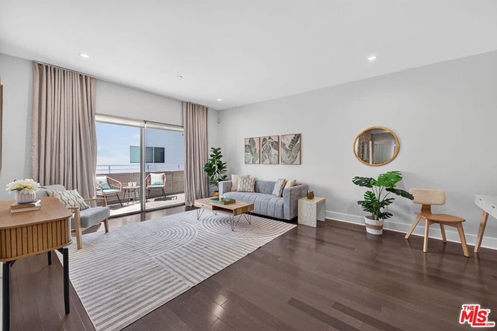 1700 Sawtelle Boulevard PH8