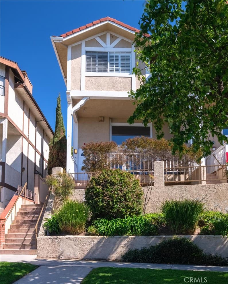 222 S Guadalupe Avenue 1