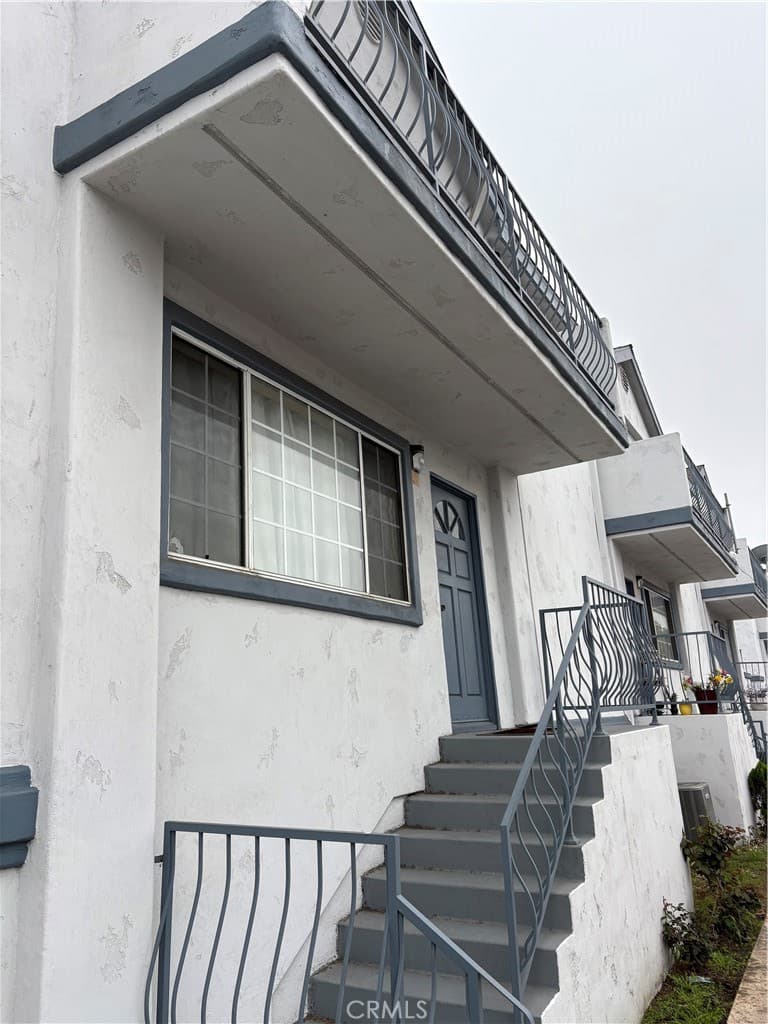 1364 W 139th