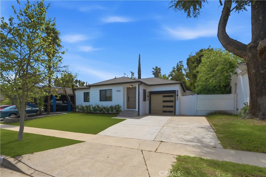 17420 Collins