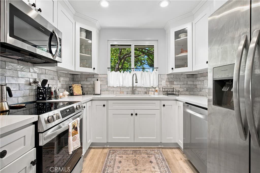 25697 Pine Creek