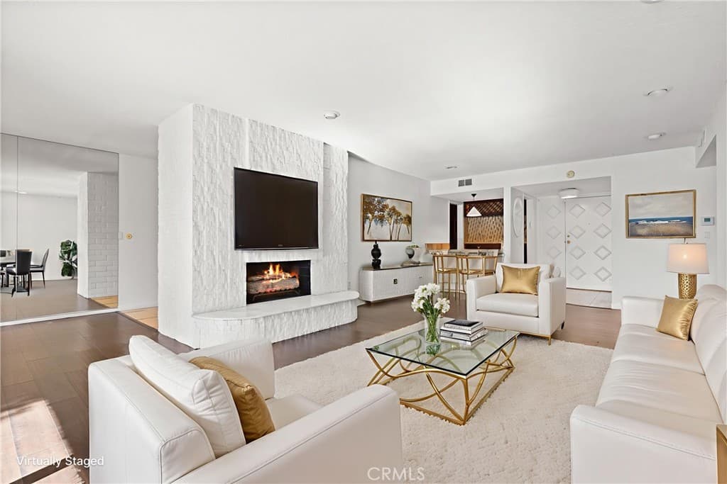 5330 Lindley 209