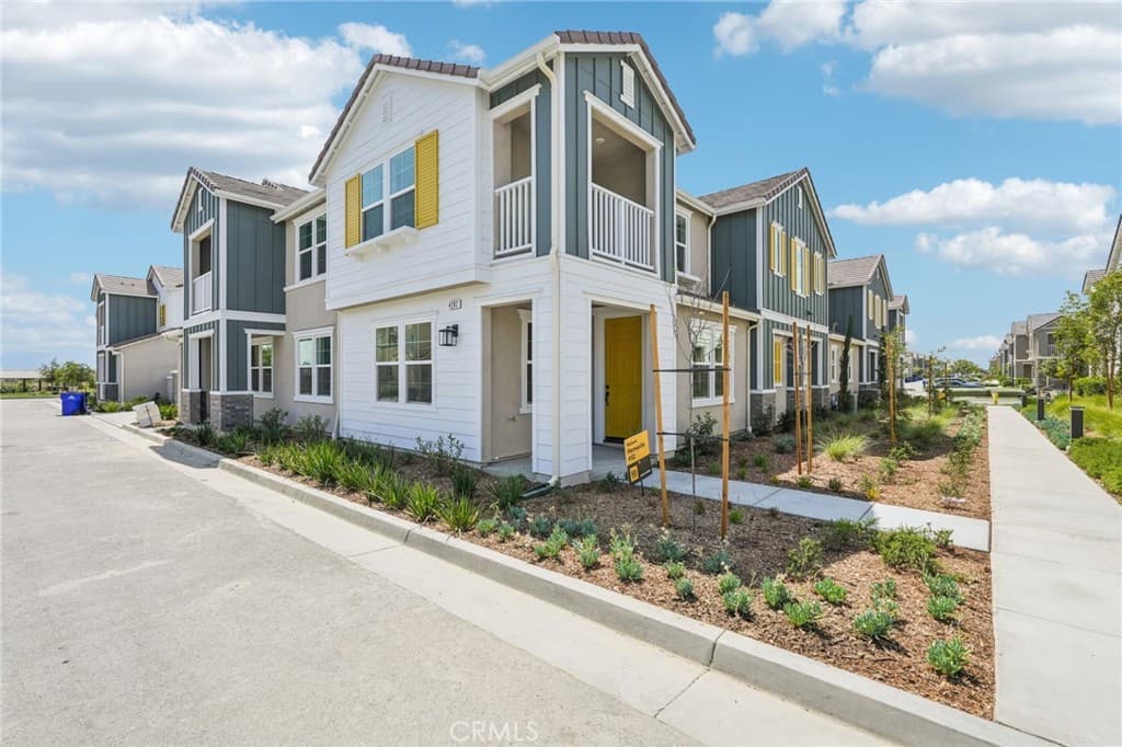 4282 S Hermosa Paseo
